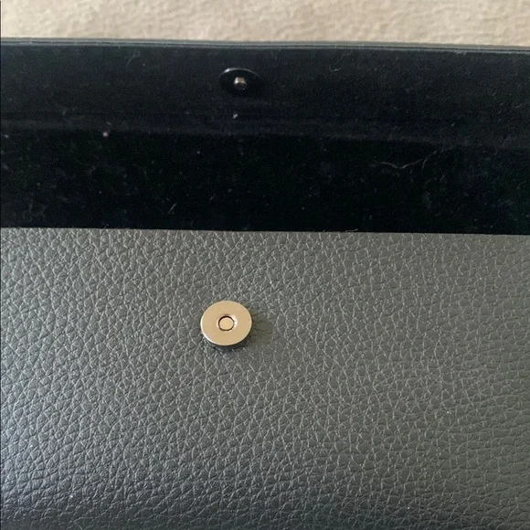 GUESS Black Leather Sunglasses Case - Picture 2 of 3